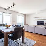 Blue Maris Znjan Apartment